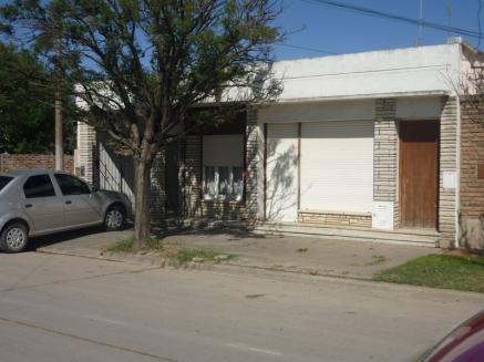 CASA C/ OFICINA Y PRIVADO 
