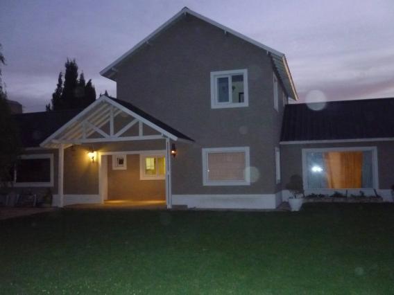 EXCELENTE CHALET SOBRE AVDA. SAN MARTIN