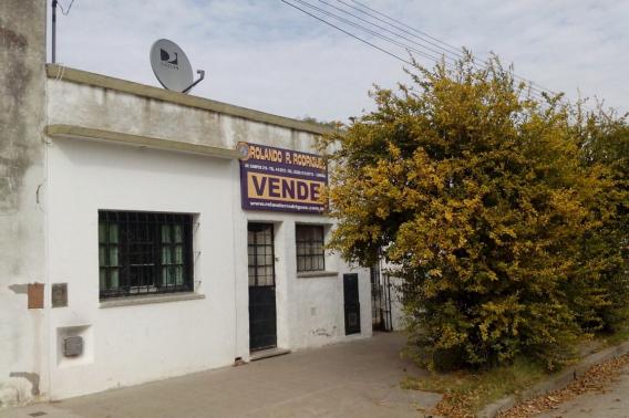 CASA CON DEPARTAMENTO