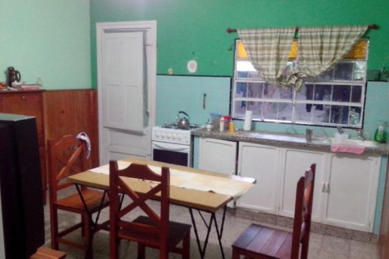 CASA CON DEPARTAMENTO
