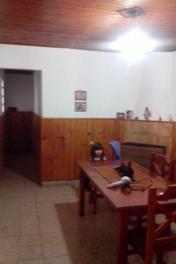 CASA CON DEPARTAMENTO