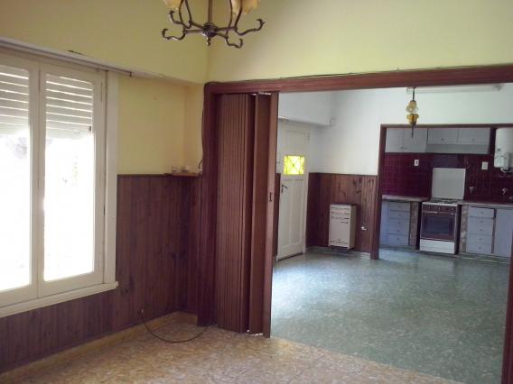 CLASICO CHALET - VISTOSA ESQUINA S/ RUTA 227 Y CALLE ASFALTADA