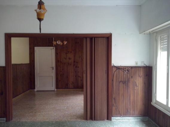 CLASICO CHALET - VISTOSA ESQUINA S/ RUTA 227 Y CALLE ASFALTADA