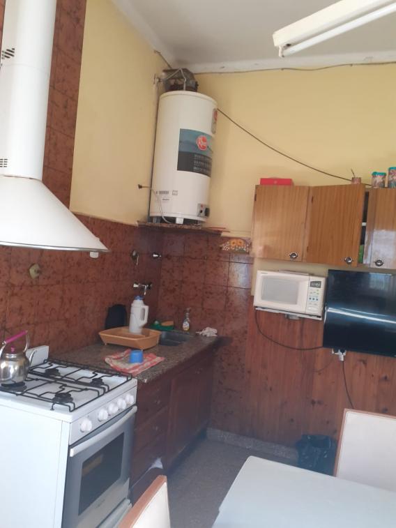 CASA CON GARAJE